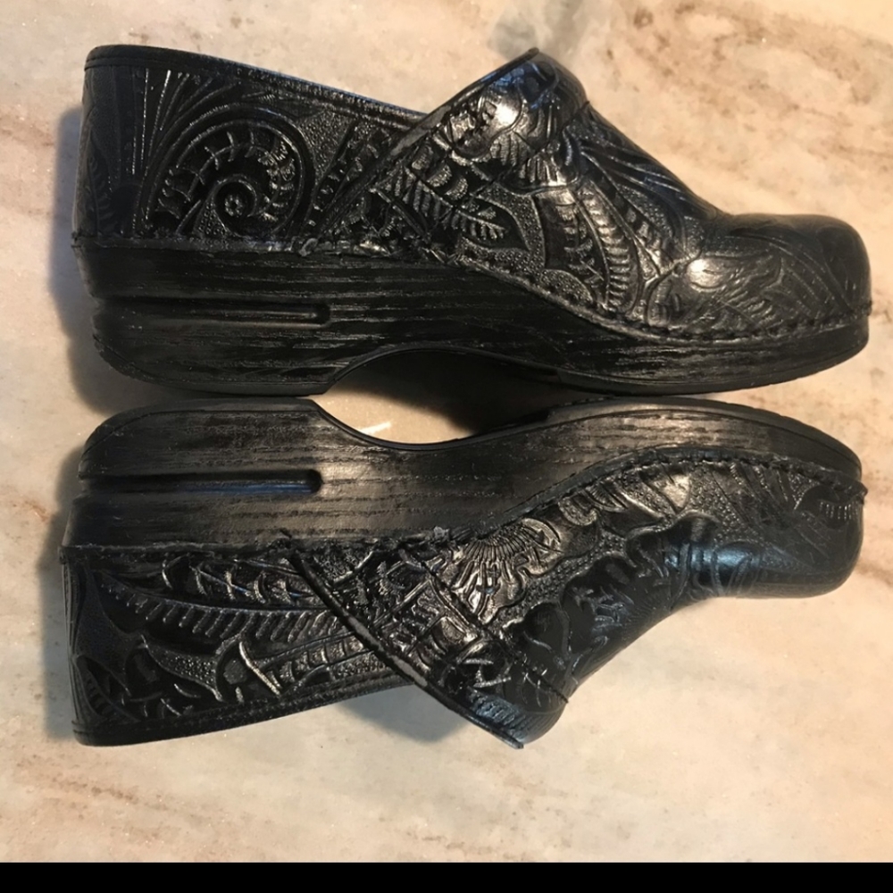 Dansko Pro Black Tooled Leather Nurses Clog  9